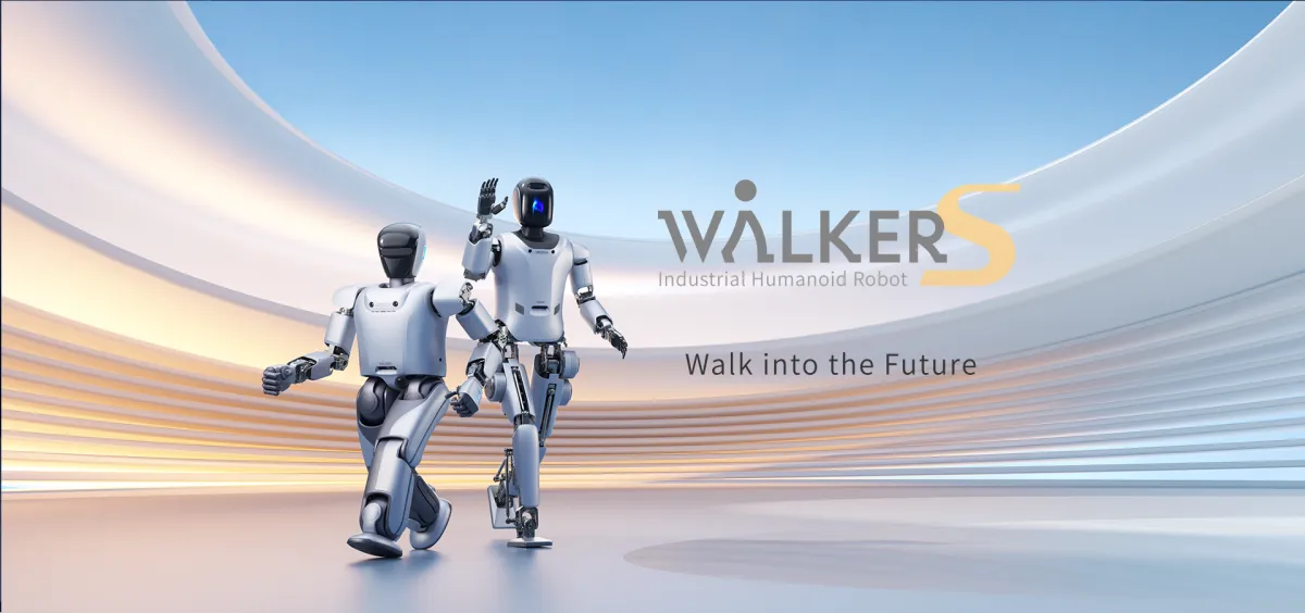 UBTech Walker S 두 대(공식 제품 페이지 배너)